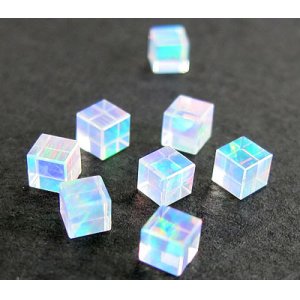 画像: キューブ（サイコロ型）オパール（3mm）レインボー