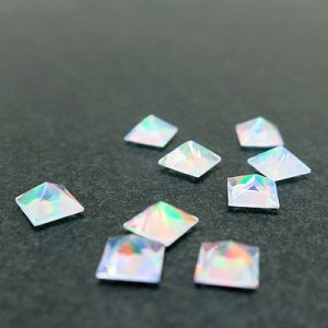 画像: facet ９型オパール（直径3mm）レインボー