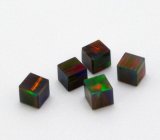 画像: キューブ（サイコロ型）オパール（3mm）ブラック